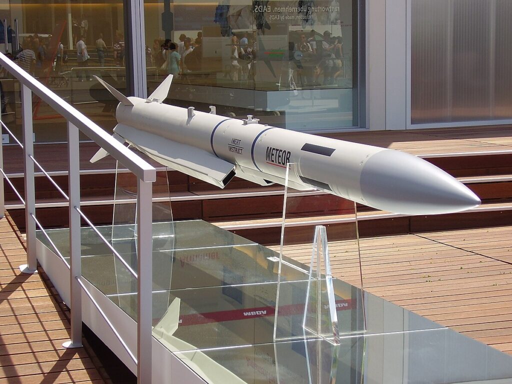 Pl-15 vs Meteor