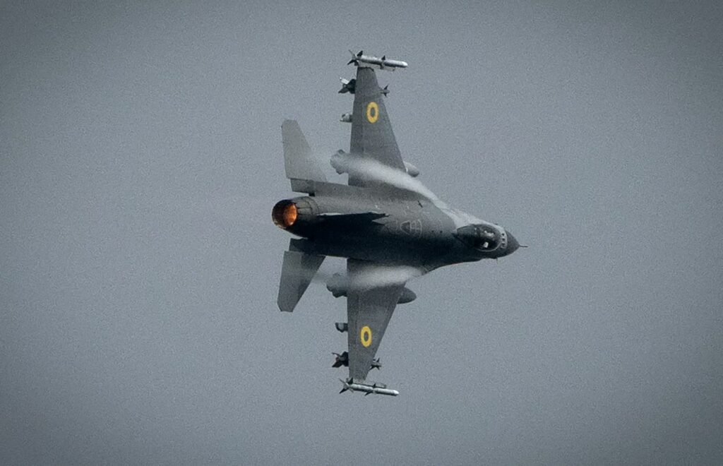 Ukraine F-16 crashes